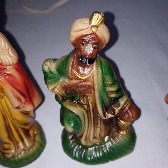 Vintage 1971 Paper Mache Hand Painted with Music Box 15 pc. Nativity Set - Picture 7 of 16